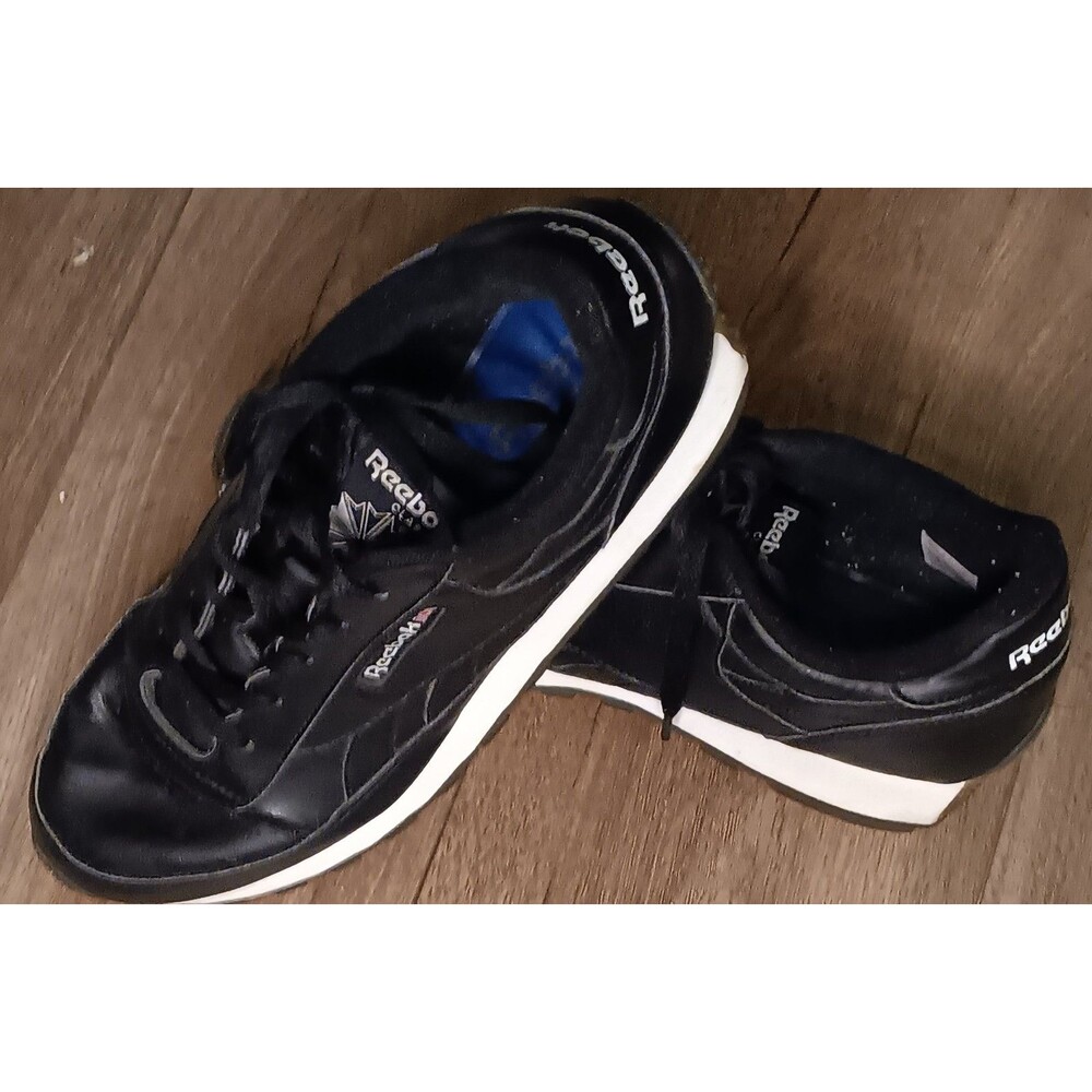 Size 11 black Reebok classics - Picture 3 of 3